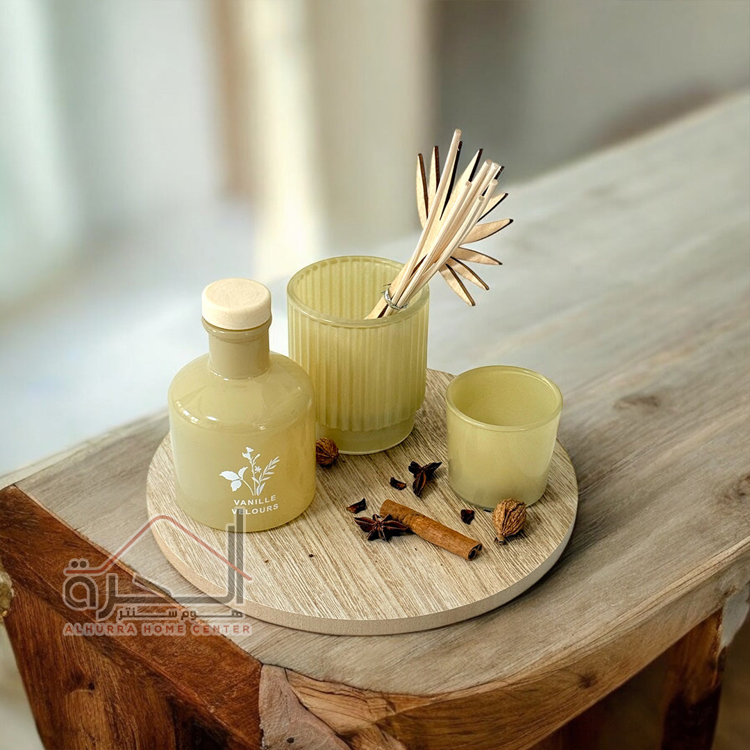 طقم شمعة و عطر مع خشب