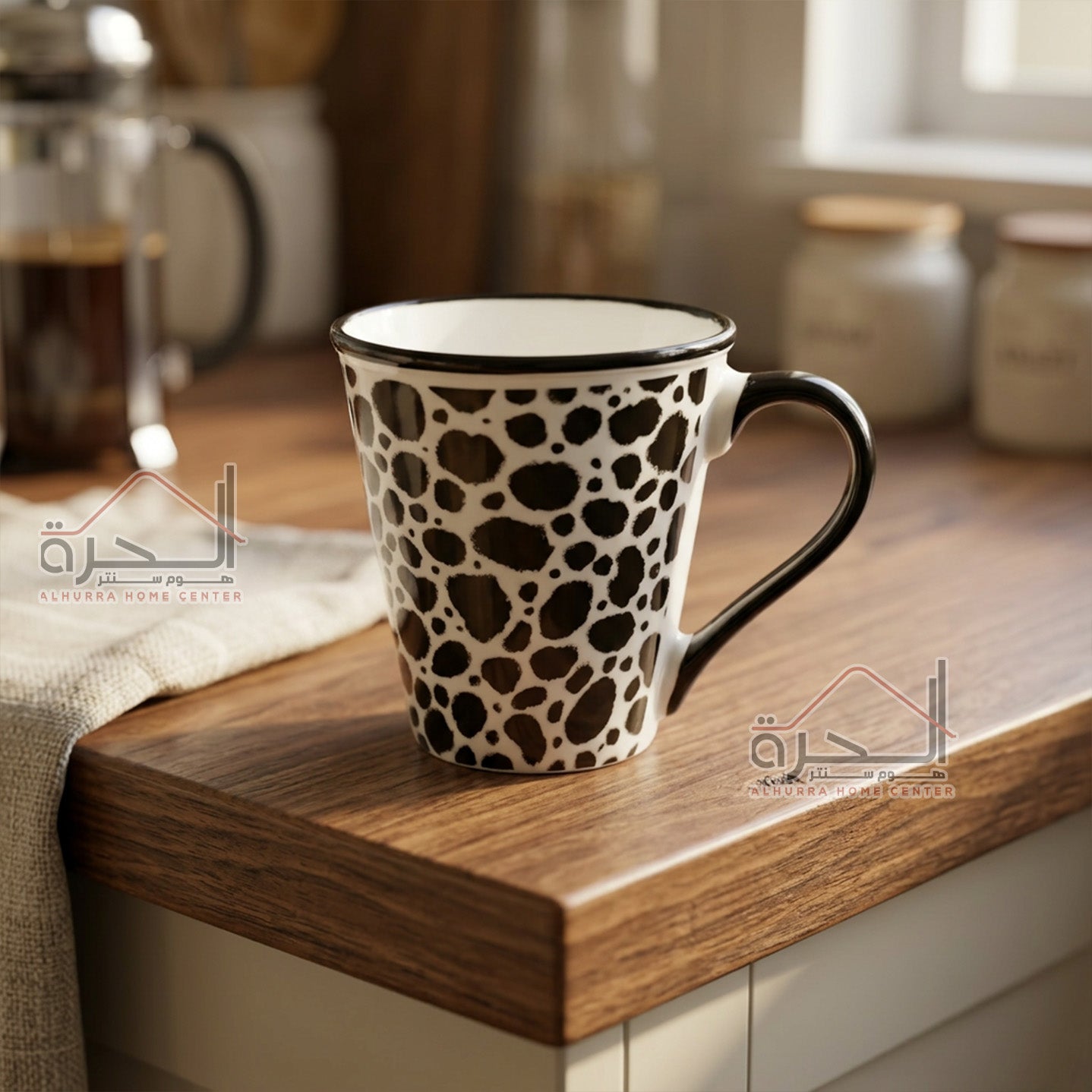مج بورسلان ابيض مع منقط اسود