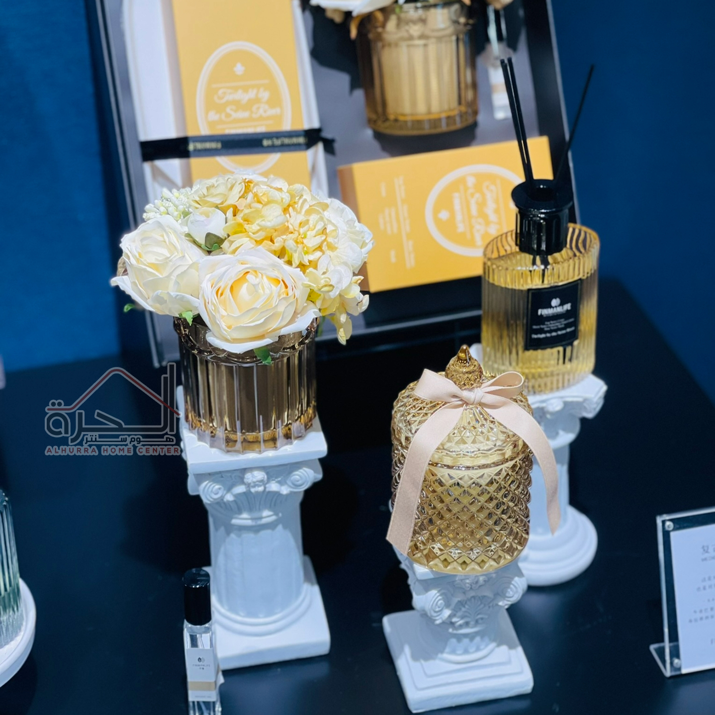 طقم 4 قطع شمع مع عطر و ورد مع صحن فاخر